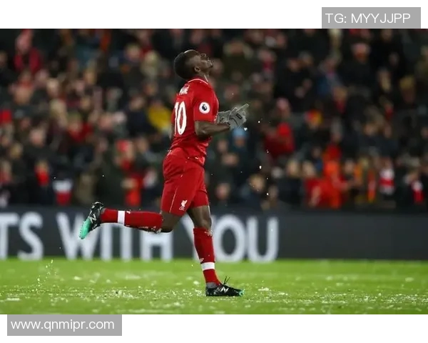 上海足球队以53分领跑城市联赛积分榜展现强劲实力