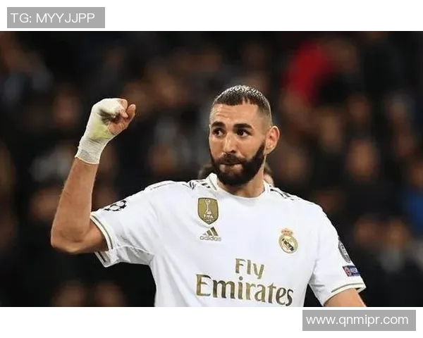 本泽马的传奇之路：从天才少年到世界足球巨星的成长历程