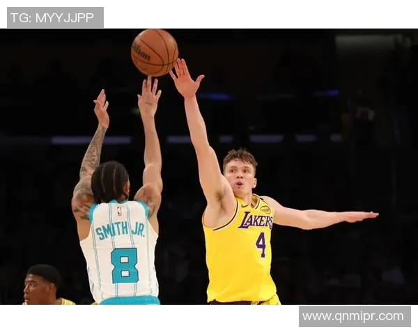 湖人对阵黄蜂精彩回放全场比赛亮点与精彩瞬间解析 湖人对阵黄蜂精彩回放全场比赛亮点与精彩瞬间解析